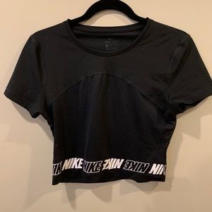 Nike cropped tee